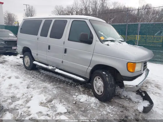 2004 Ford Econoline Wagon XL