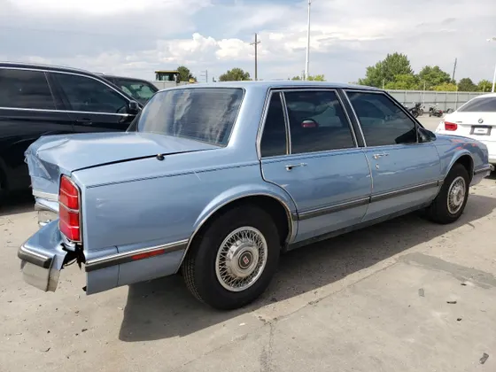 1989 Oldsmobile Delta 88 ROYALE