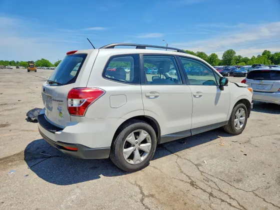 2015 Subaru Forester 2.5i
