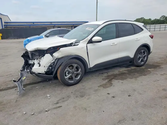 2026 Ford Escape ST-Line Select