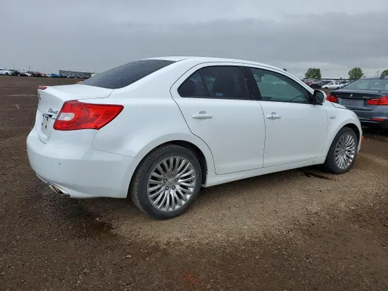 2013 Suzuki Kizashi SLS