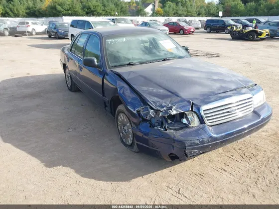 2004 Ford Crown Victoria Standard