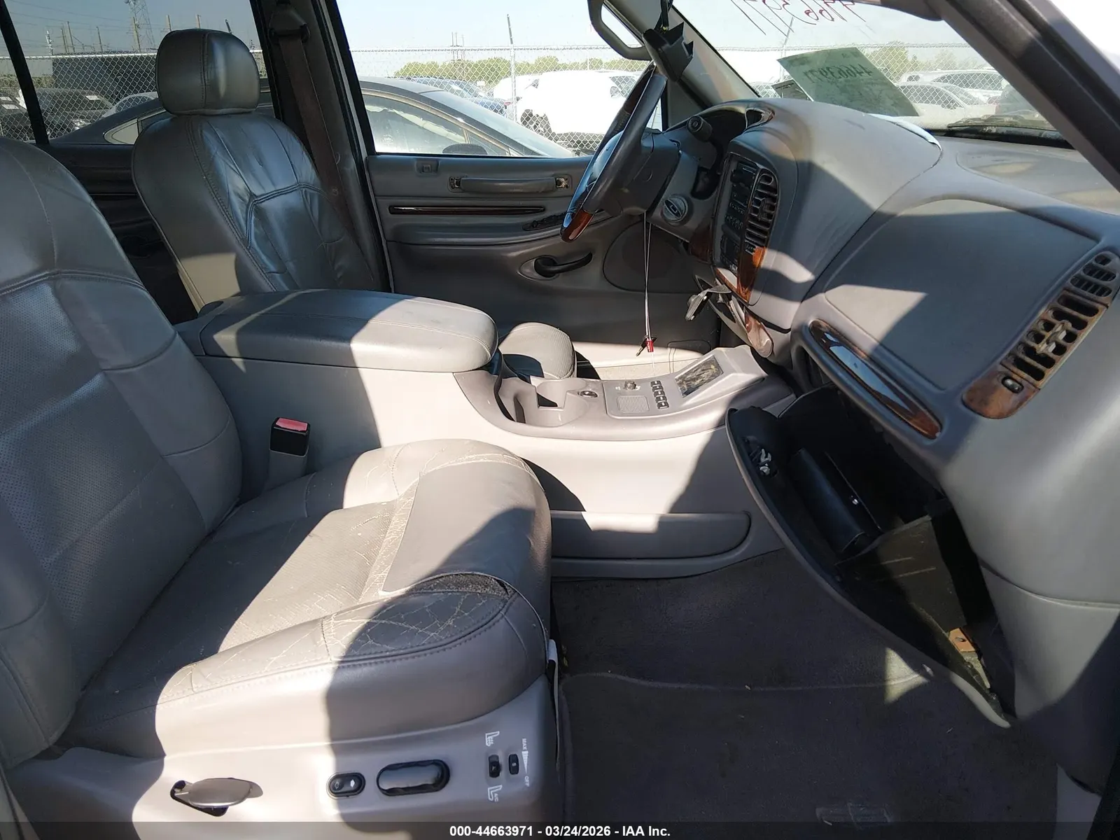 2002 Lincoln Navigator