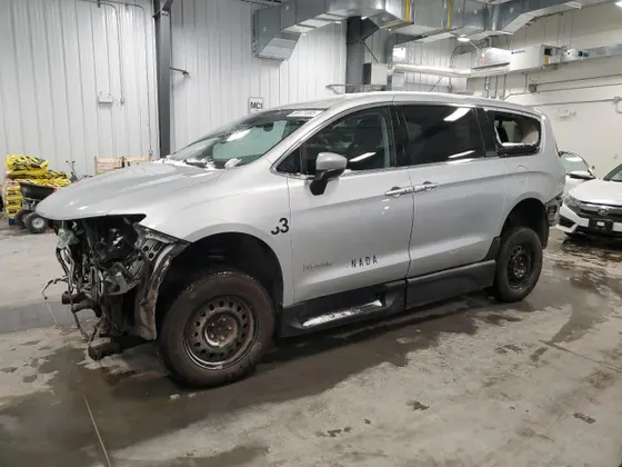 2023 Chrysler GRAND CARAVAN SXT