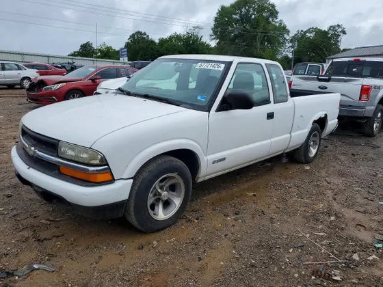 2001 Chevrolet S-10 LS