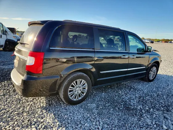 2016 Chrysler Town & Country Touring-L Anniversary Edition