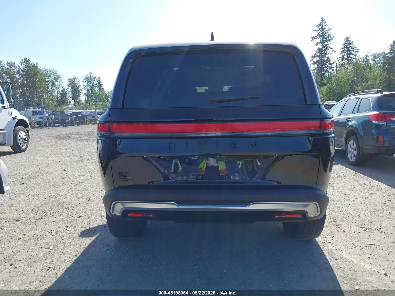 2025 Rivian R1S Adventure