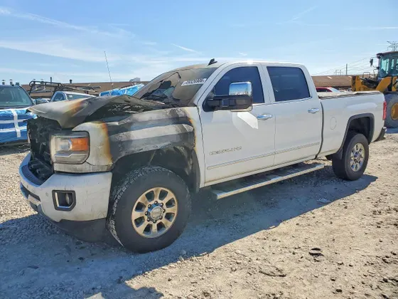 2015 GMC Sierra 3500HD Denali