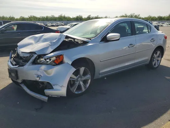 2013 Acura ILX Tech Pkg