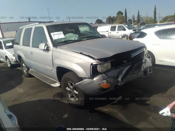 2000 GMC Denali
