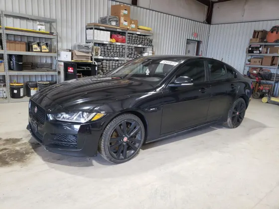 2017 Jaguar XE 35t R-Sport