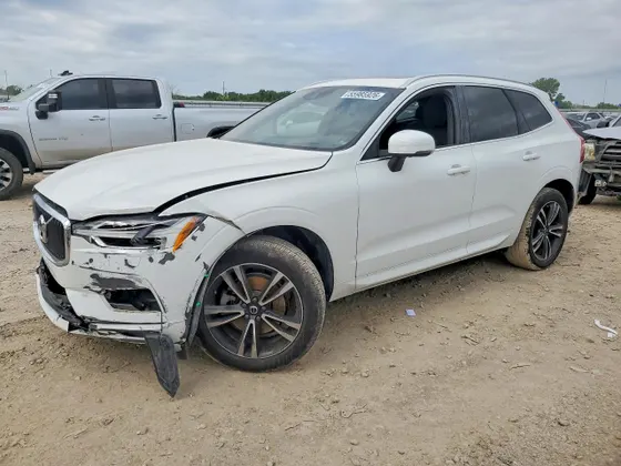 2020 Volvo XC60 Momentum