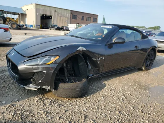 2016 Maserati GranTurismo Convertible Sport