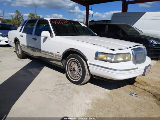 1995 Lincoln Town Car Signature