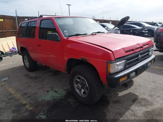 1995 Nissan Pathfinder LE
