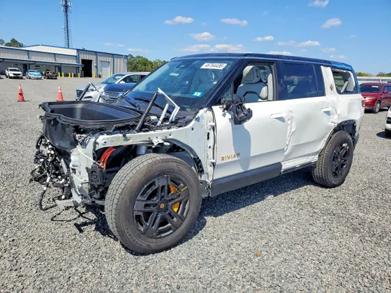 2023 Rivian R1S Adventure