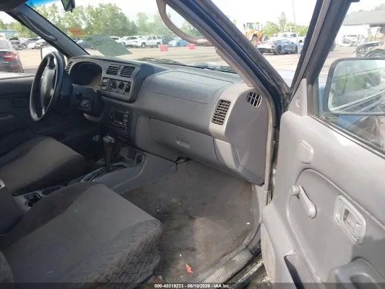 2000 Nissan Xterra XE