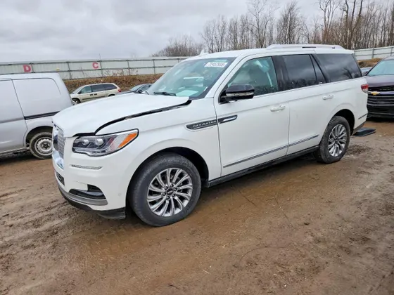 2023 Lincoln Navigator Standard