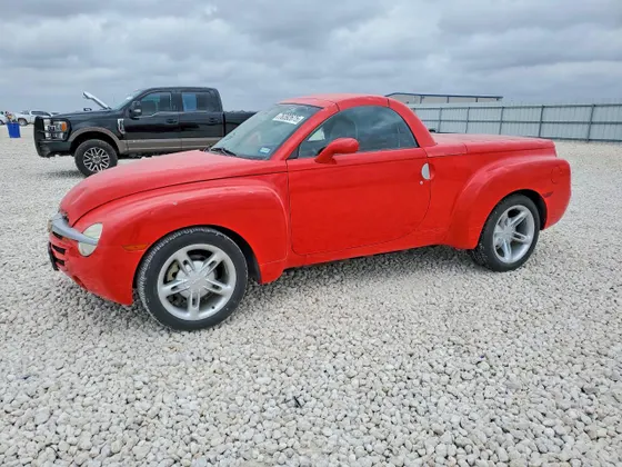 2004 Chevrolet SSR LS