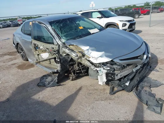 2018 Toyota Camry SE