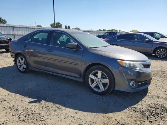 2013 Toyota Camry SE
