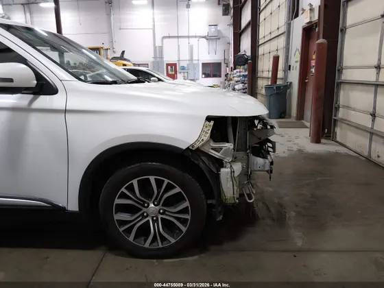 2016 Mitsubishi Outlander SE
