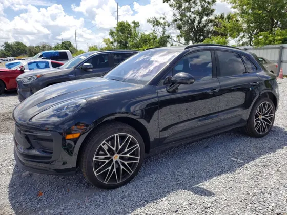 2025 Porsche Macan