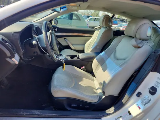 2015 INFINITI Q60 Convertible