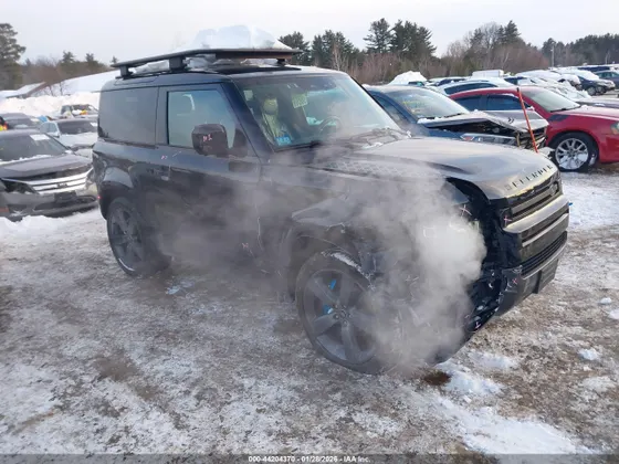 2022 Land Rover Defender V8