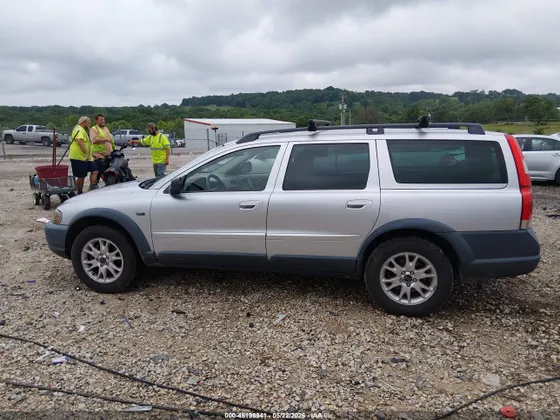 2004 Volvo V70 XC70