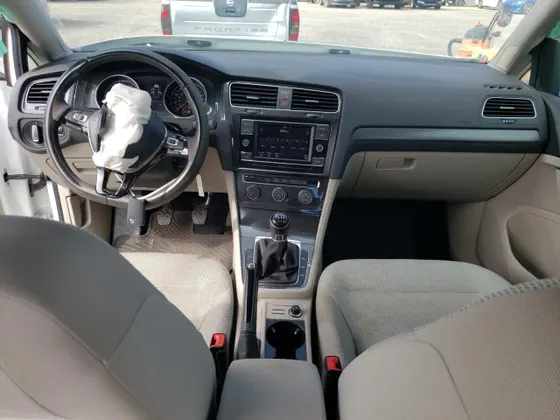 2019 Volkswagen Golf S