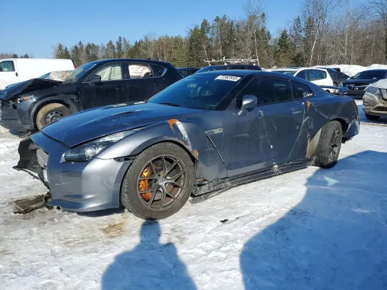 2010 Nissan GT-R Premium