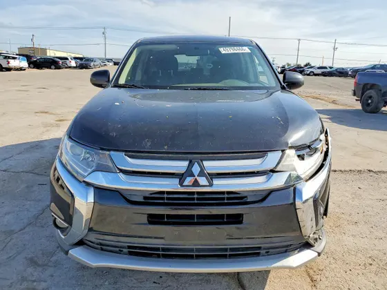 2016 Mitsubishi Outlander ES