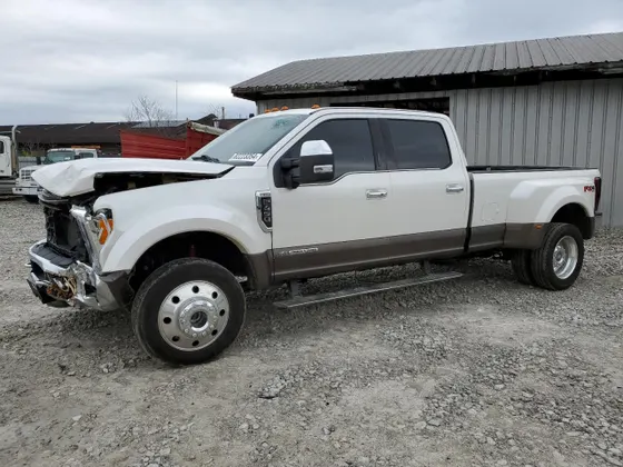 2017 Ford Super Duty F-450 DRW XLT