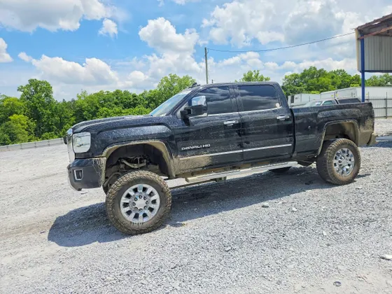 2018 GMC Sierra 2500HD Denali