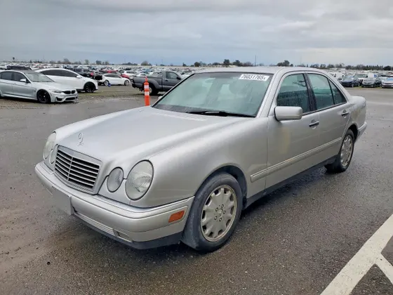 1999 Mercedes-Benz E