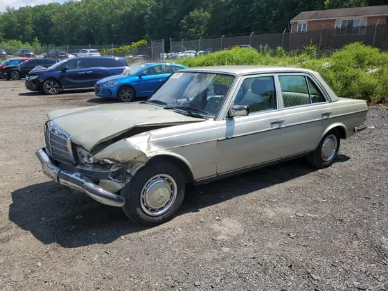 1984 Mercedes-Benz 200 200 SERIES