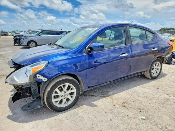 2018 Nissan Versa Sedan SV