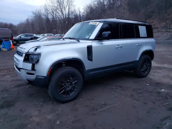 2023 Land Rover Defender SE