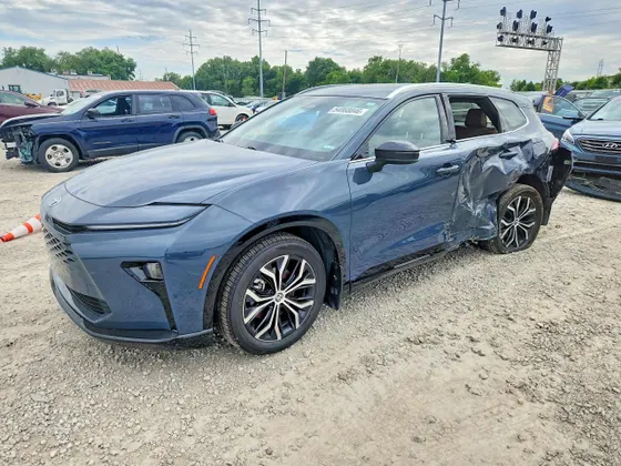 2025 Toyota Crown Signia XLE