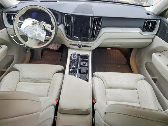 2025 Volvo XC60 Plug-In Hybrid Ultra