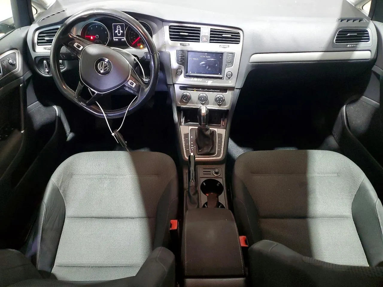 2017 Volkswagen Golf SportWagen S