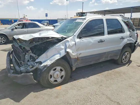 2003 Ford Escape XLS Popular