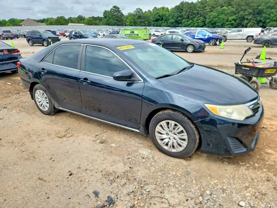 2013 Toyota Camry LE