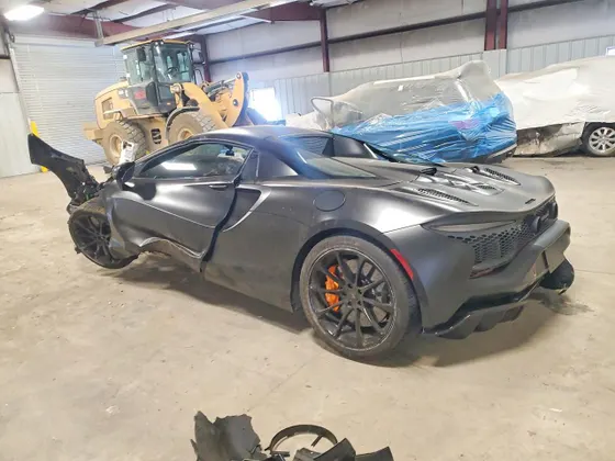 2025 McLaren Artura