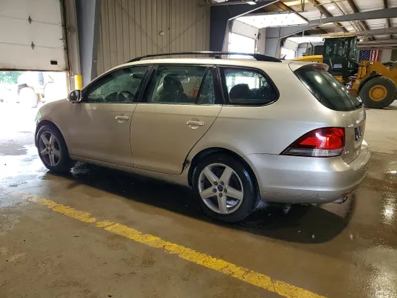 2013 Volkswagen Jetta SportWagen SE w/Sunroof