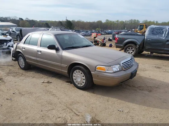 2004 Ford Crown Victoria Standard
