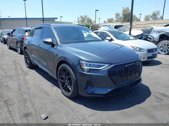 2019 Audi e-tron Premium Plus
