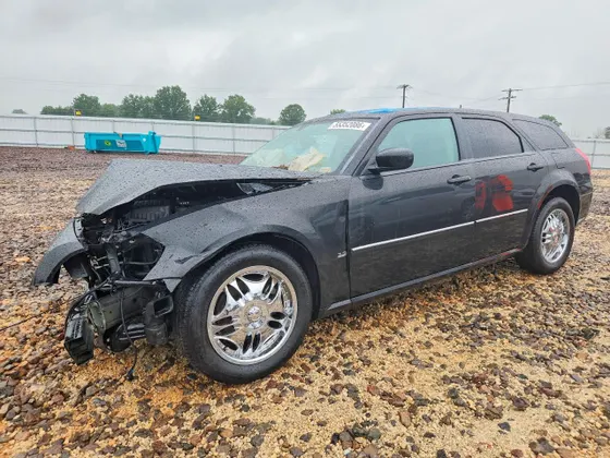 2005 Dodge Magnum SE