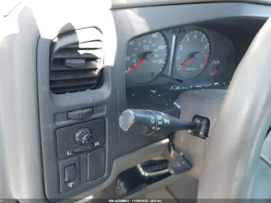 2001 INFINITI G20 Luxury